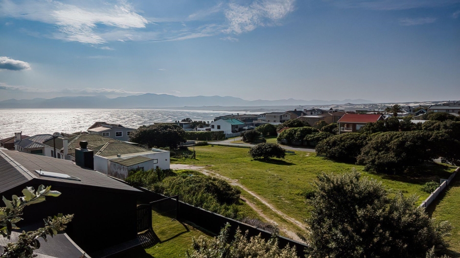 4 Bedroom Property for Sale in De Kelders Western Cape